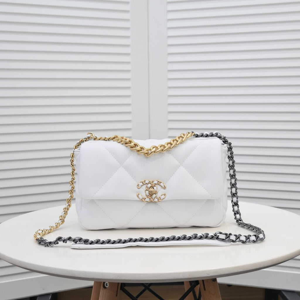 19 FLAP BAG 26CM 9010 WHITE
