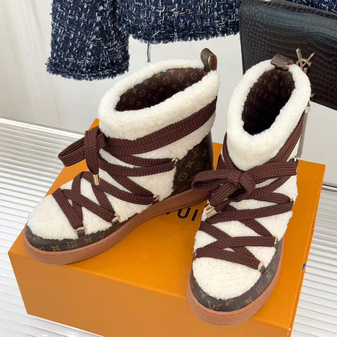 CLOUD LACE-UP ANKLE BOOTS IN BEIGE 23425
