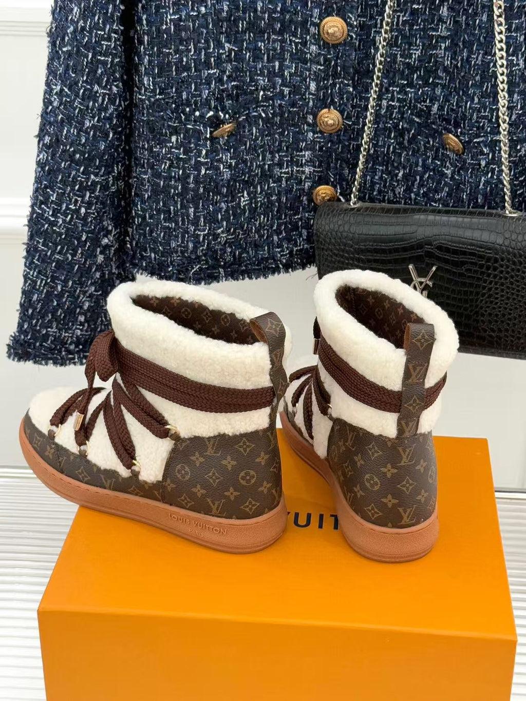 CLOUD LACE-UP ANKLE BOOTS IN BEIGE 23425