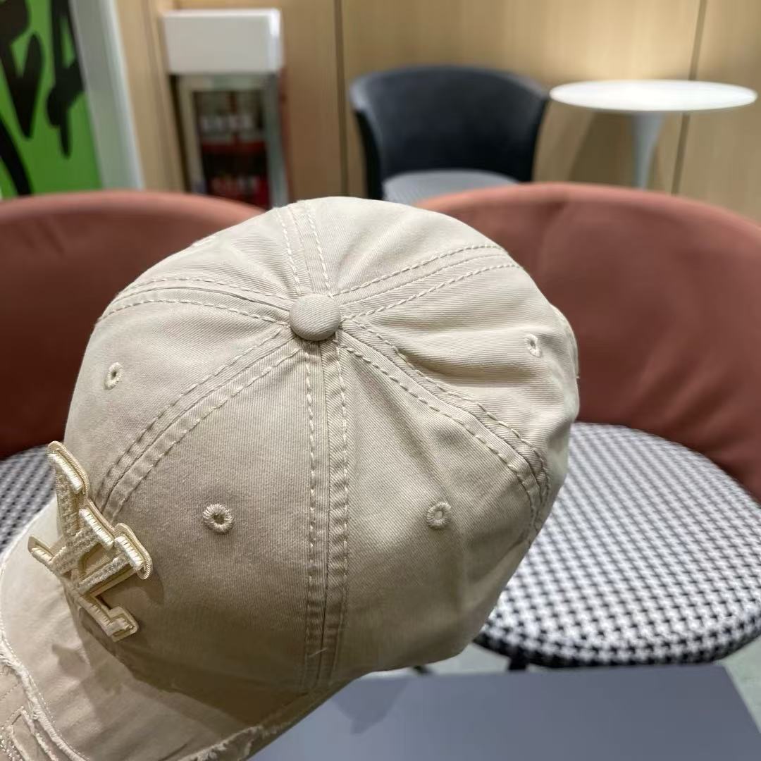 LV SIGNATURE CAP 125379