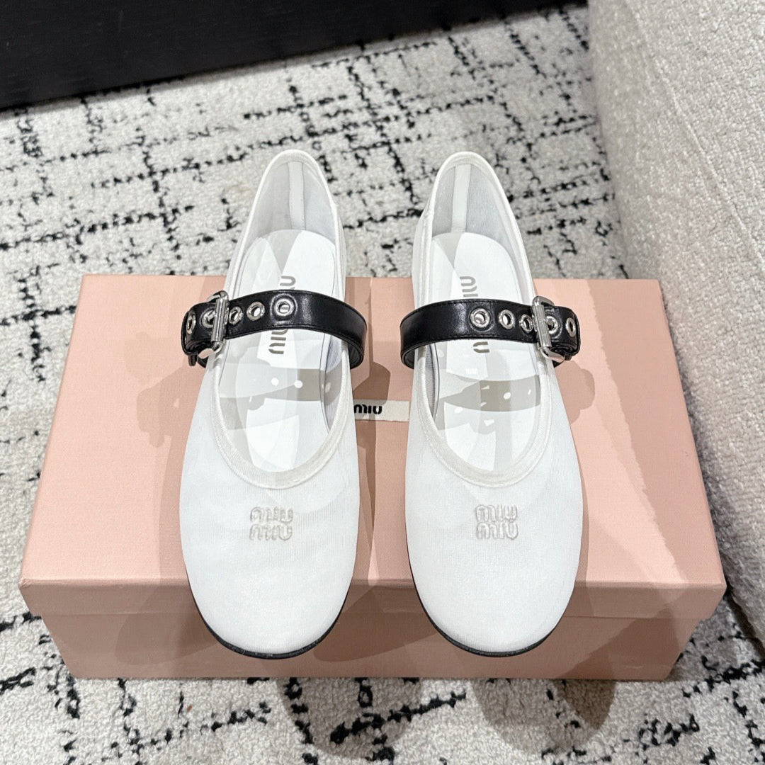 MM BALLET FLATS IN WHITE MESH AND BLACK LEATHER