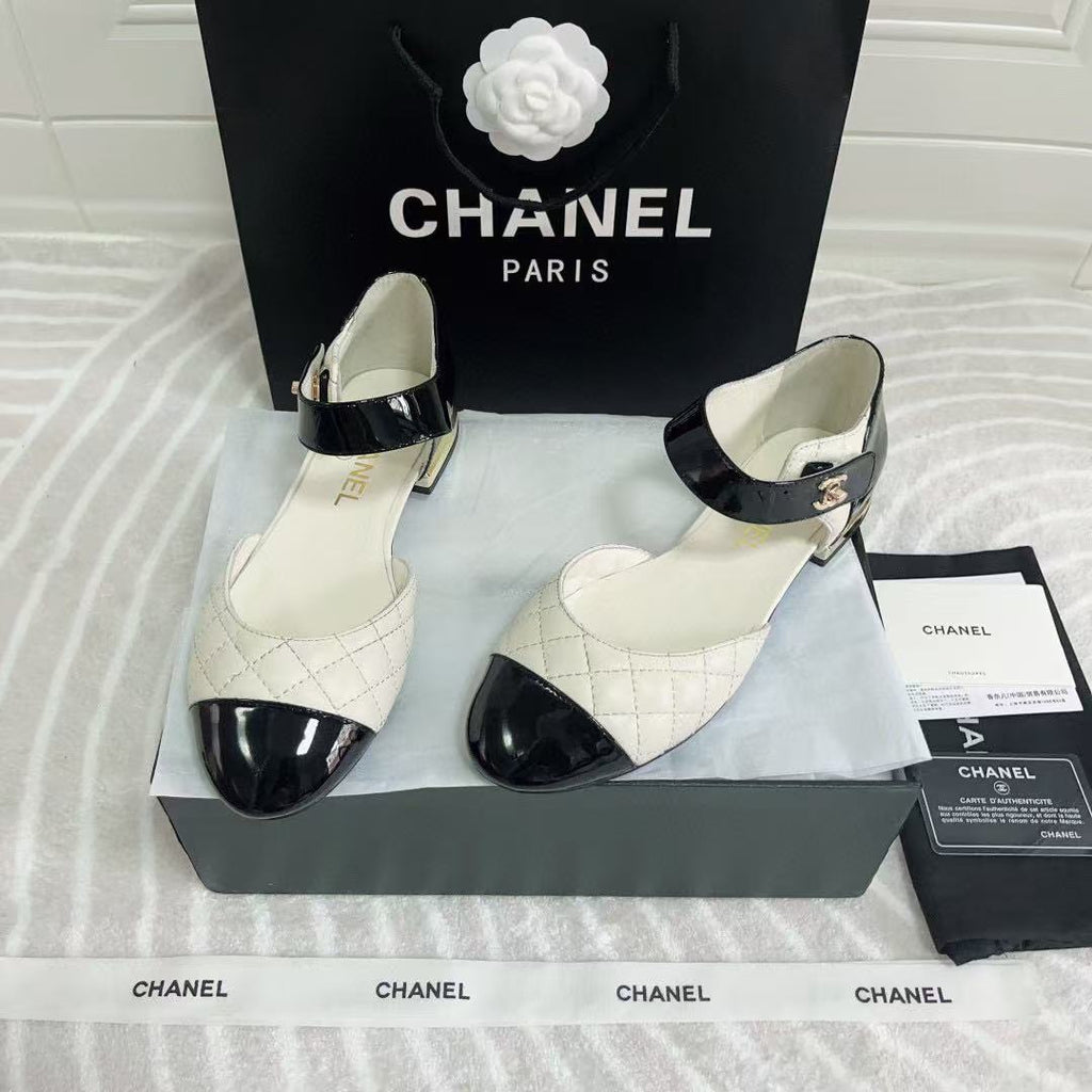 CC CLASSIC MARY JANE FLATS IN WHITE AND BLACK QUILTED CALFSKIN