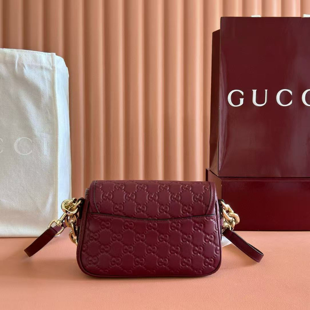 GG SHOULDER BAG 20 IN BURGUNDY RED EMBOSSED CALFSKIN