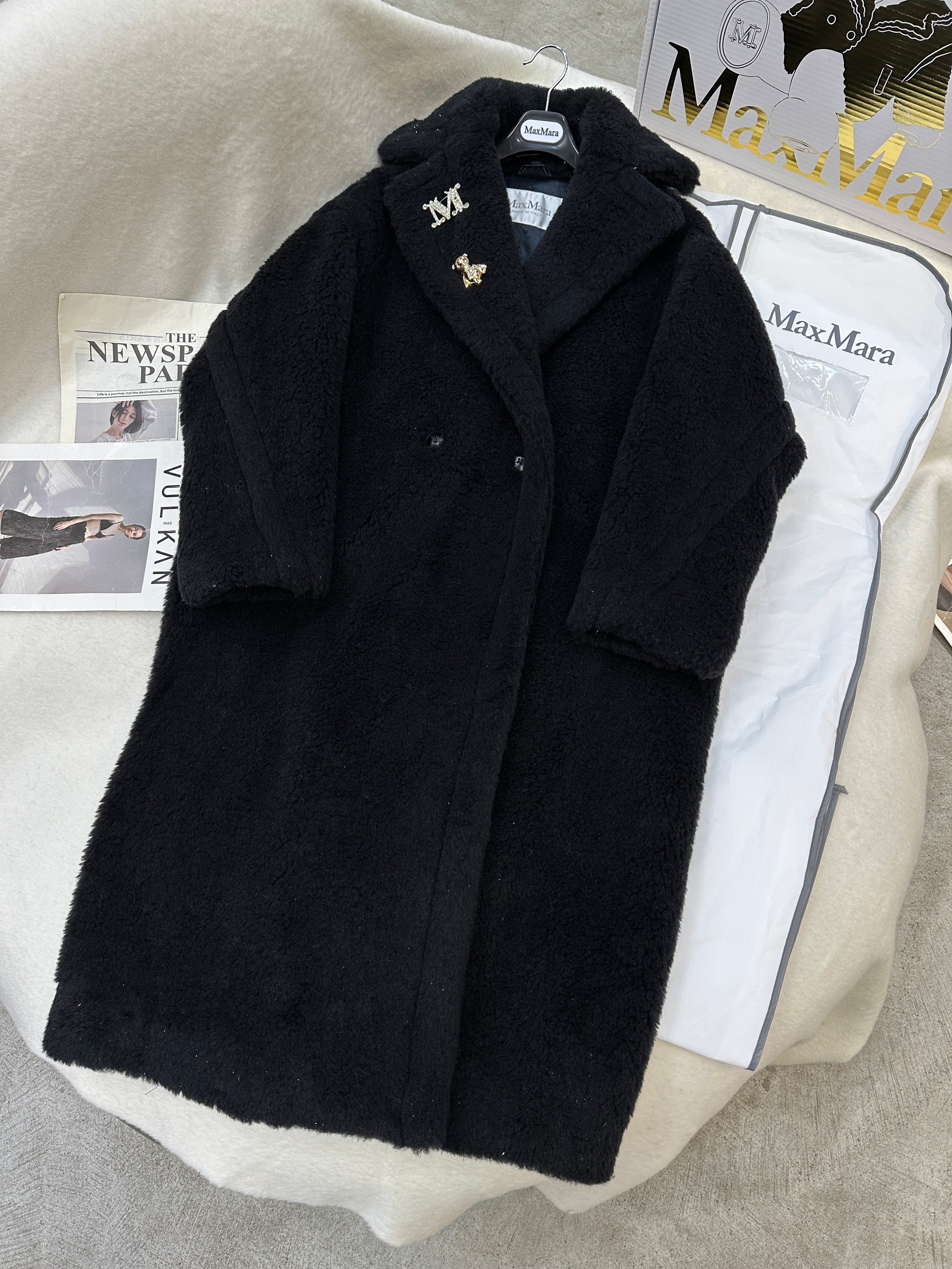 MAX MARA LONG COAT IN BLACK CASHMERE WITH CRYSTAL CHARM