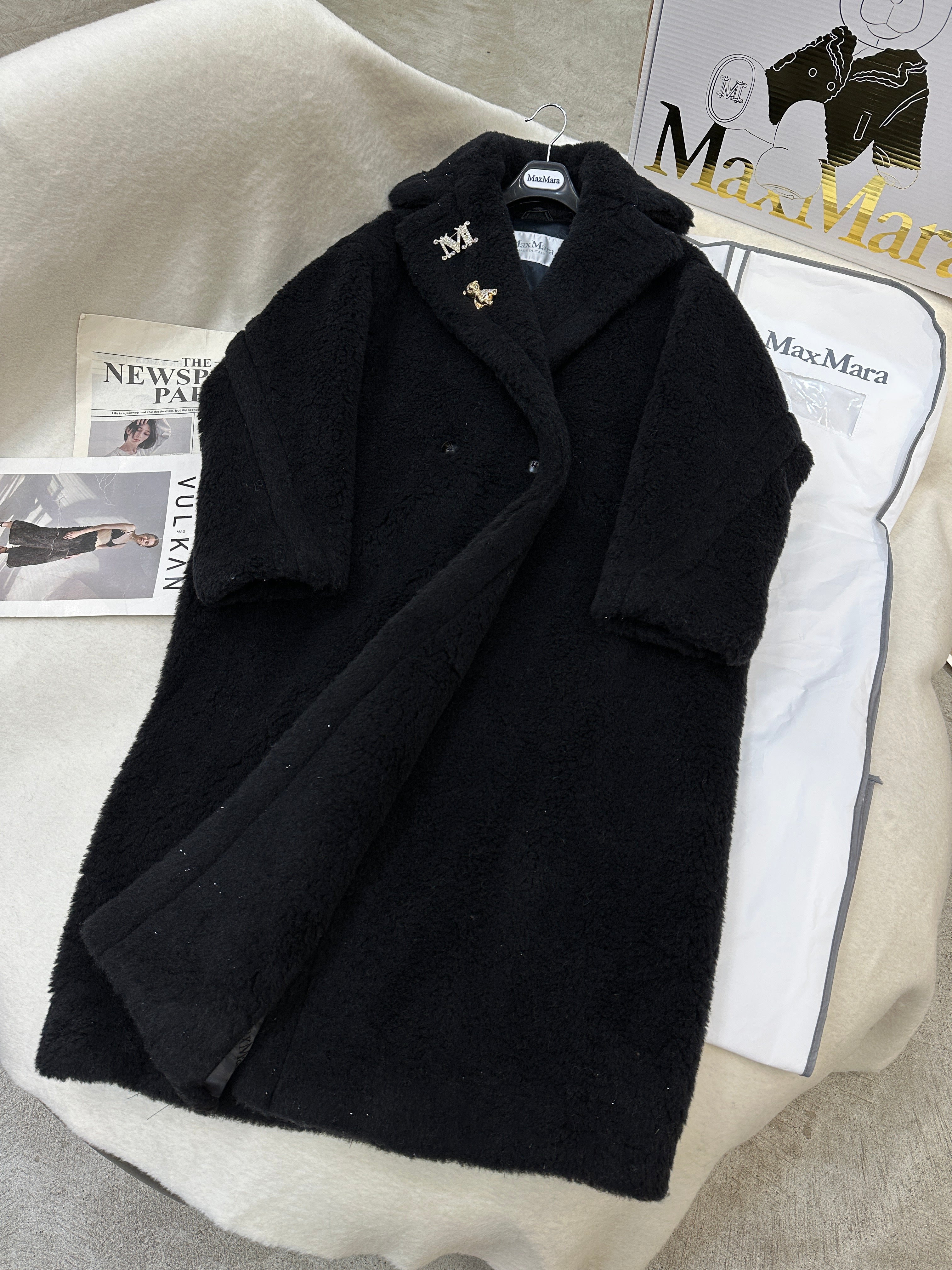 MAX MARA LONG COAT IN BLACK CASHMERE WITH CRYSTAL CHARM
