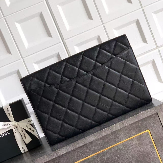 CC CLASSIC FLAP CLUTCH 41 IN BLACK QUILTED CALFSKIN GOLD HARDWARE