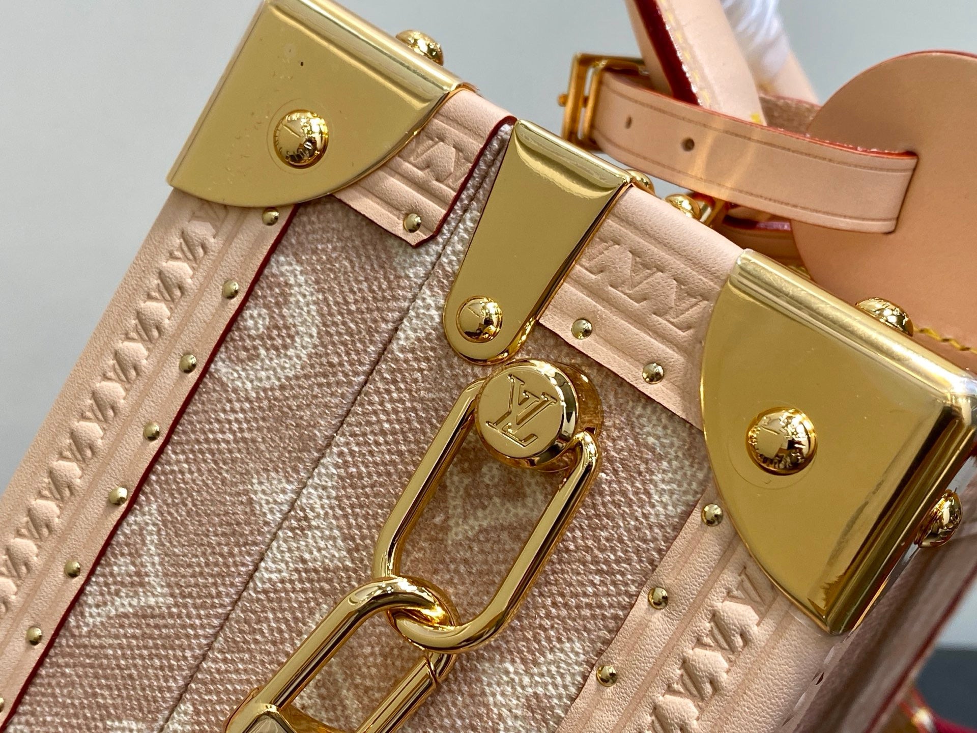 LV TRUNK 22 IN LIGHT PINK CANVAS GOLD HARDWARE