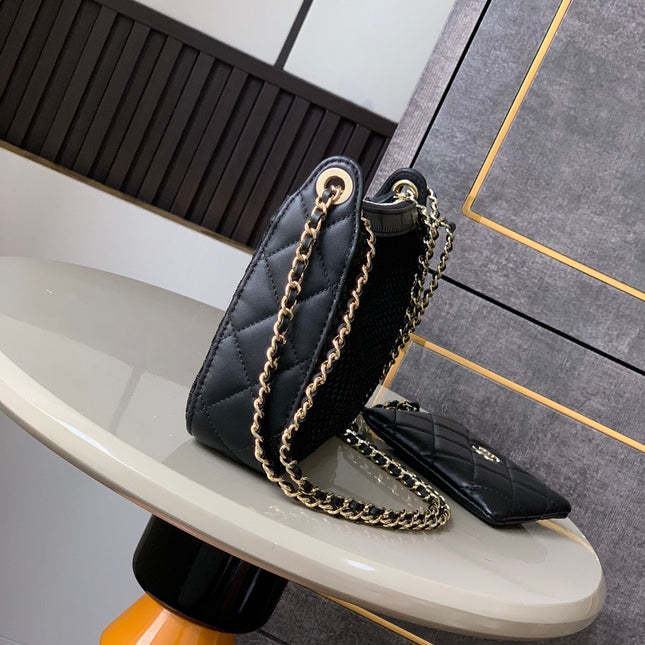CHANEL CLUTCH WITH CHAIN 21 IN BLACK MESH