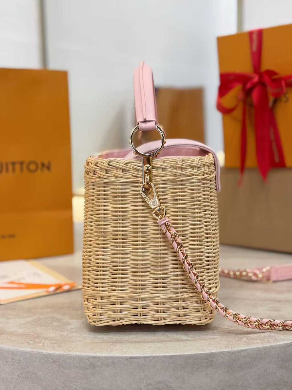 LV 26S CAPUCINES BB BAG 27 PINIC IN  CALFSKIN HARDWARE AND  PINK LOGO