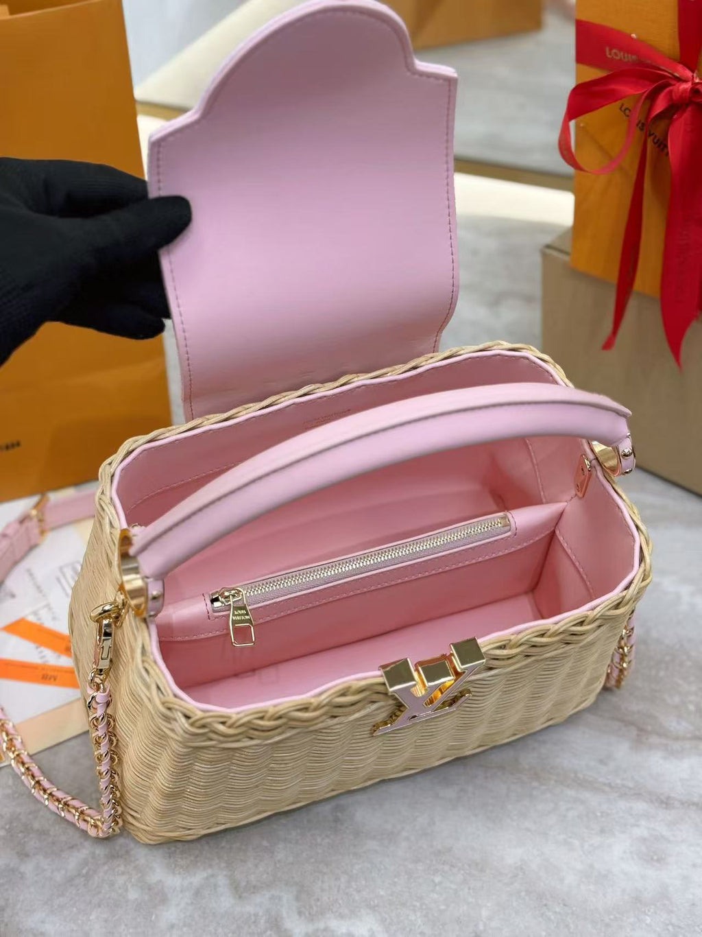LV 26S CAPUCINES BB BAG 27 PINIC IN  CALFSKIN HARDWARE AND  PINK LOGO