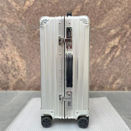 RIMOWA SUITCASE IN SILVER 08626