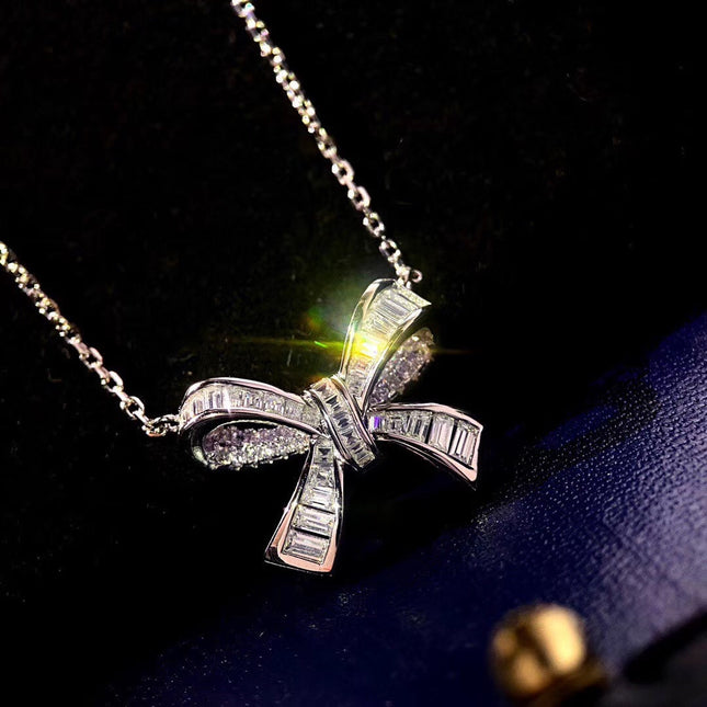 GRA SILVER DIAMOND NECKLACE