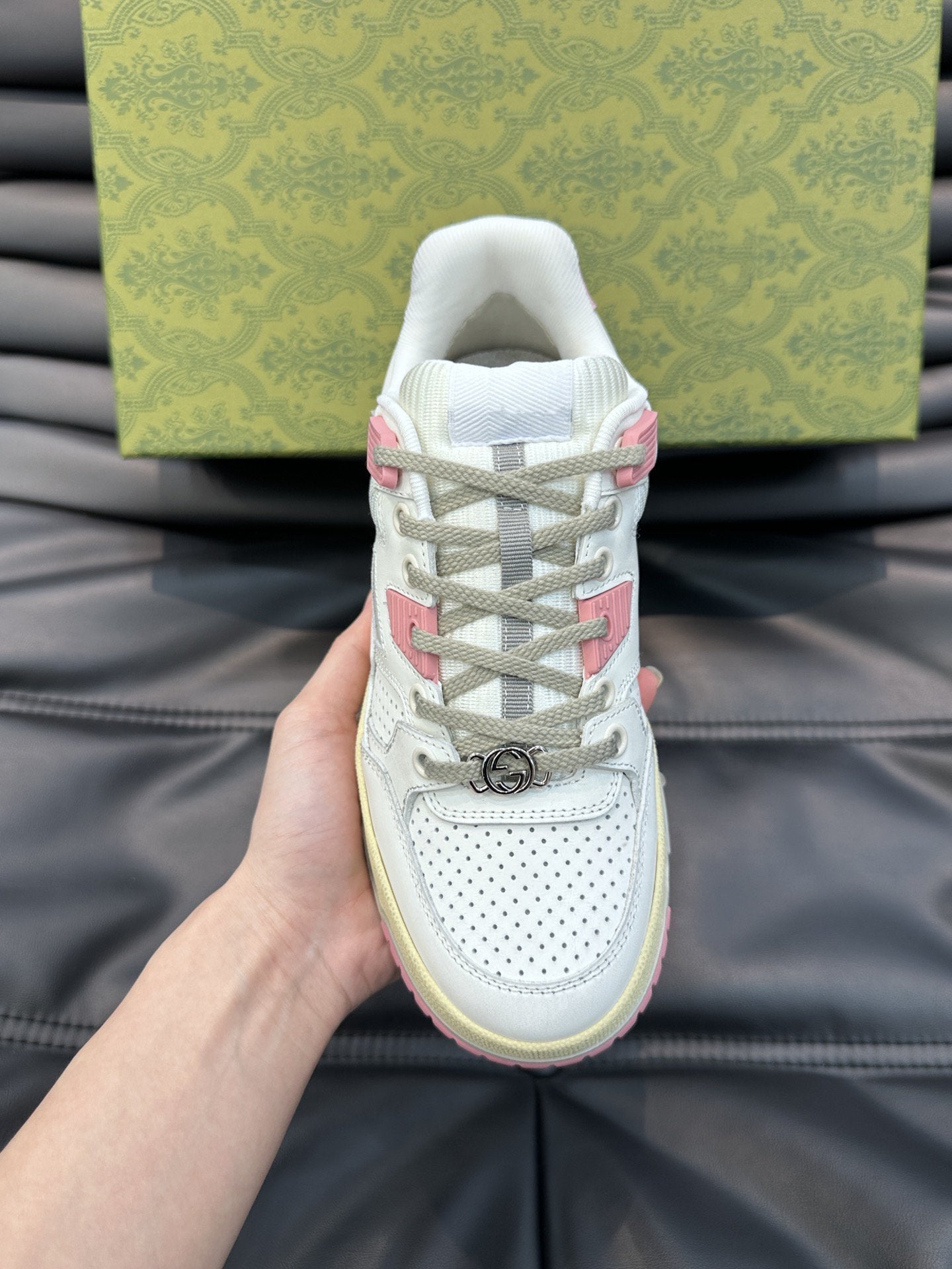 GG WHITE PINK DISTRESSED EFFECT