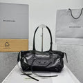 NEO CAGOLE 32 IN BLACK CALFSKIN BLACK HARDWARE
