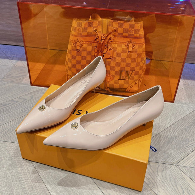 LV SINGLE LOW HEEL PUMP BIEGE