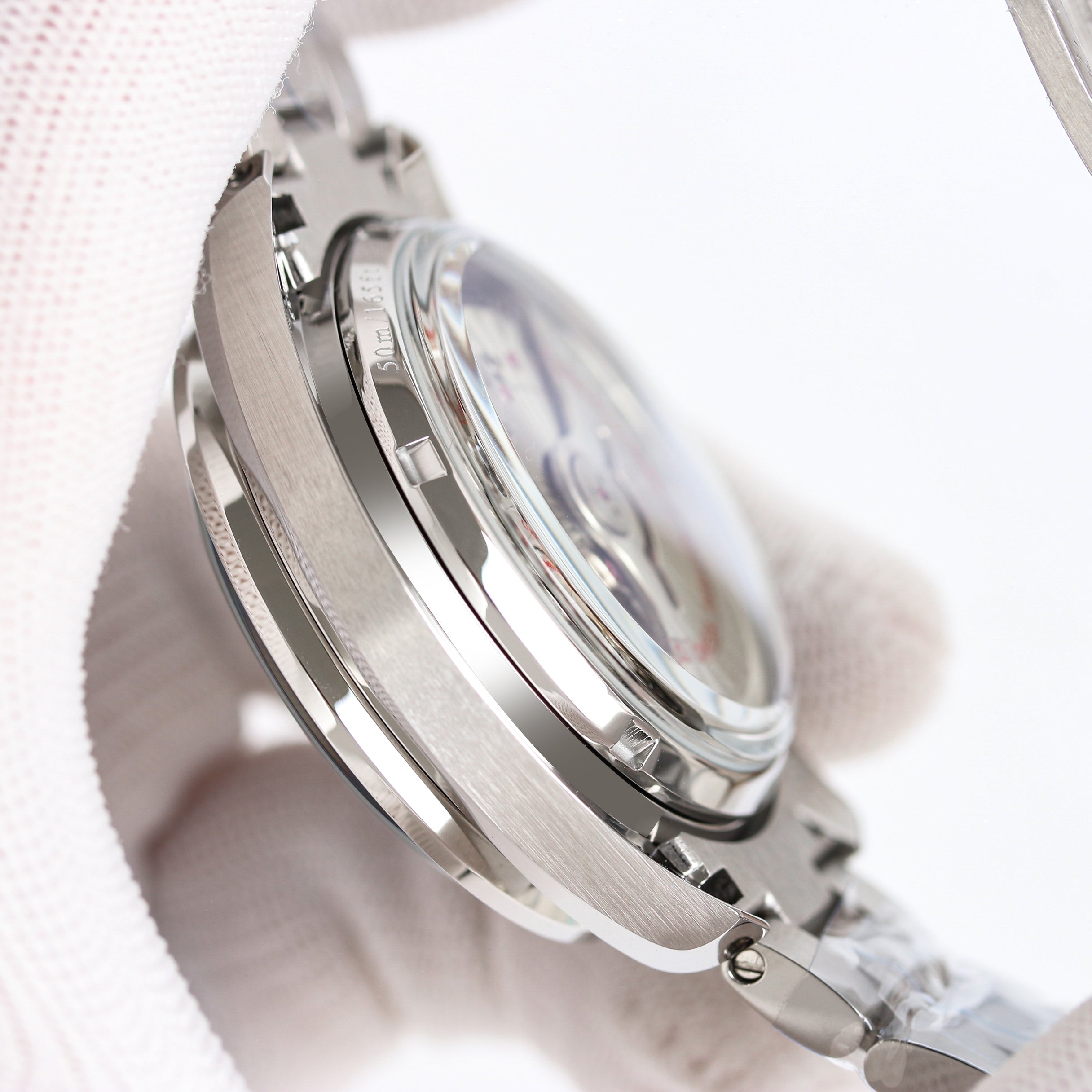 SPEEDMASTER RACING WATCH SILVER CASE AND BLACK DIAL