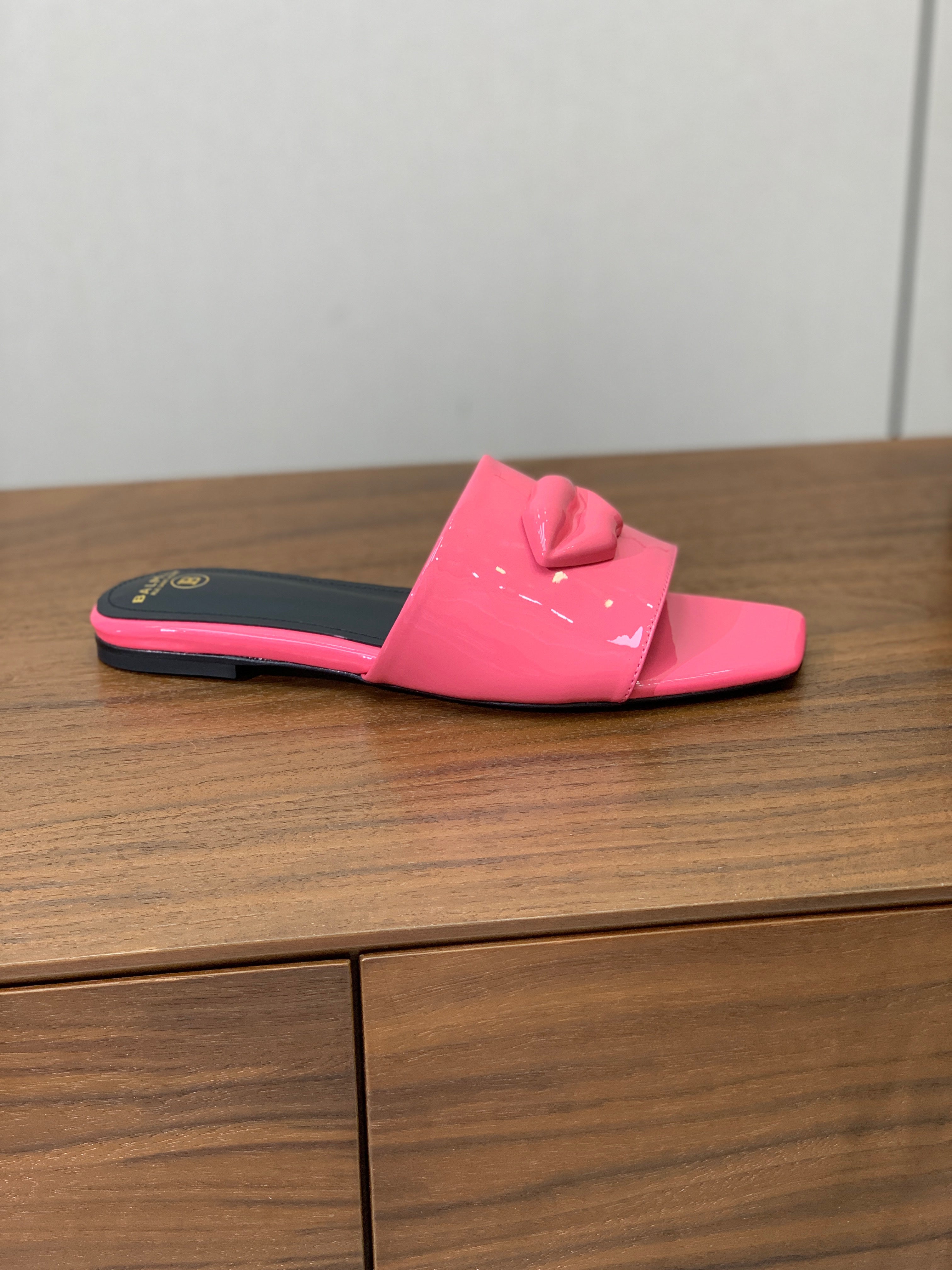 BALMAIN 26S LIP-EMBELLISHED SLIDES IN PINK PATENT CALFSKIN