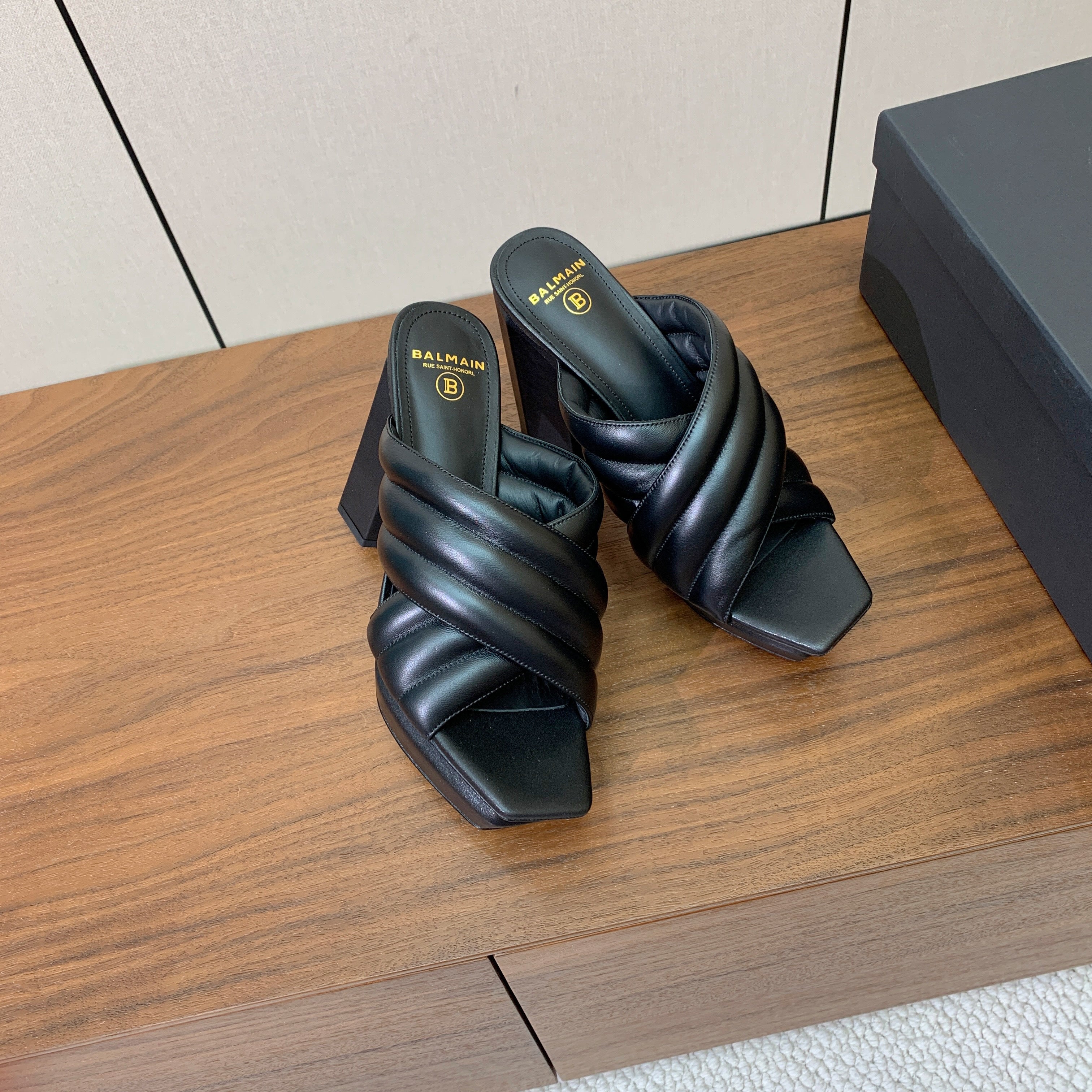 BALMAIN 26S QUILTED PLATFORM MULES 105 MM IN BLACK CALFSKIN