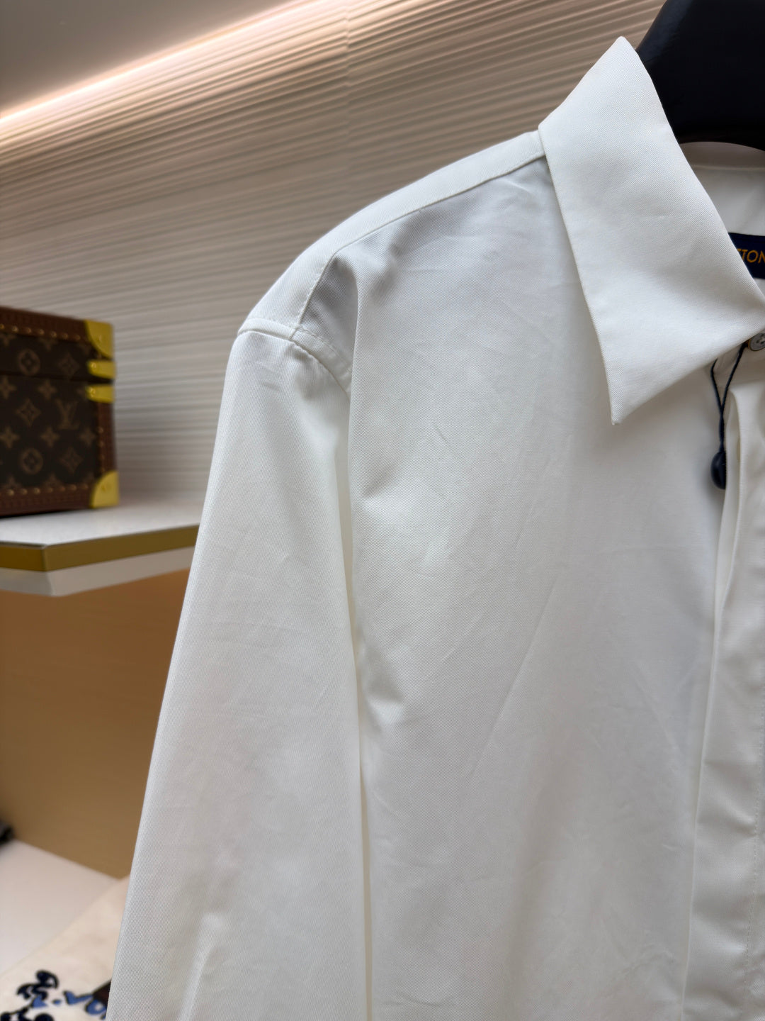 LV 26S SHIRT STYLE 242
