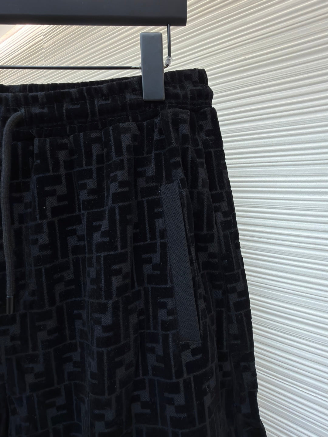 FENDI 26S SHORTS 221
