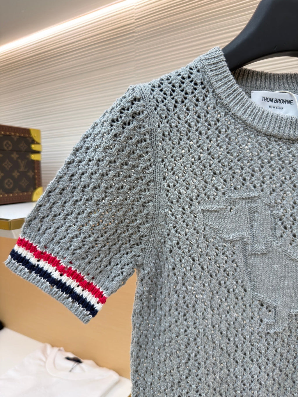THOM 26S SHORT-SLEEVED KNIT TOP STYLE 158
