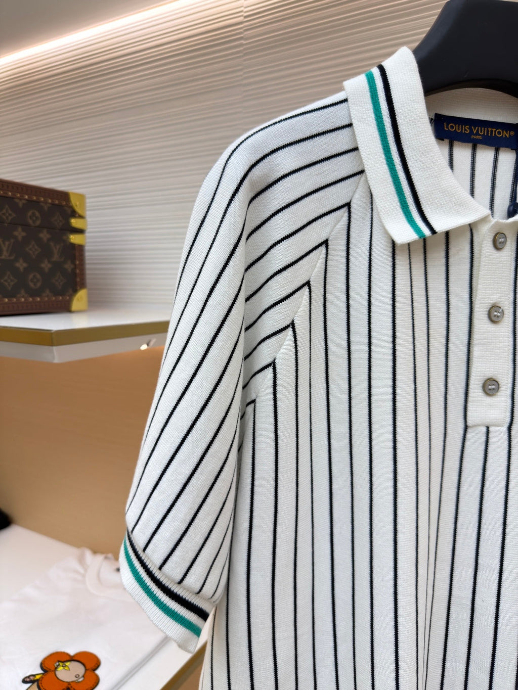 LV 26S SHORT-SLEEVED KNIT POLO SHIRT STYLE 205