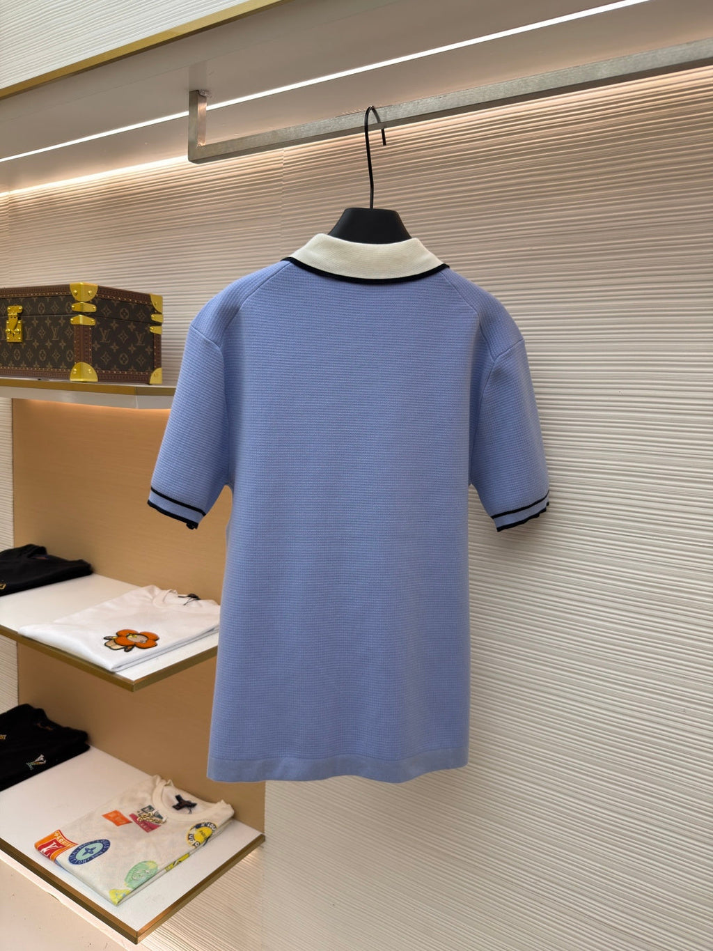 LV 26S SHORT-SLEEVED KNIT POLO SHIRT STYLE 204