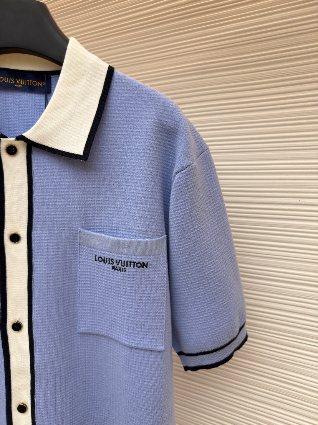 LV 26S SHORT-SLEEVED KNIT POLO SHIRT STYLE 204