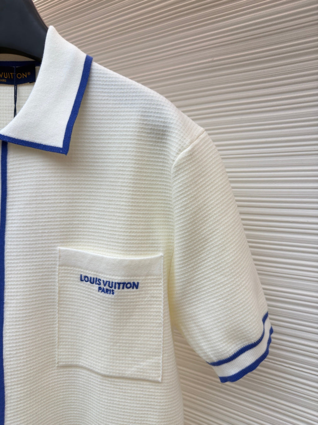 LV 26S SHORT-SLEEVED KNIT POLO SHIRT STYLE 203