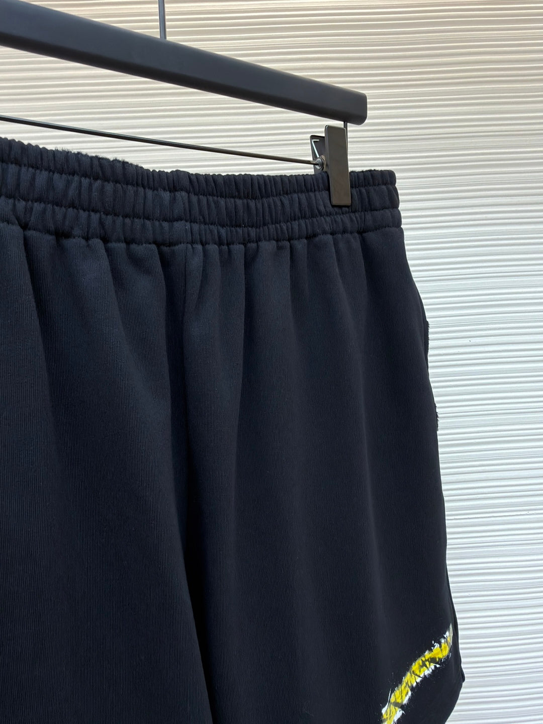 BALENCIAGA 26S SHORTS 024