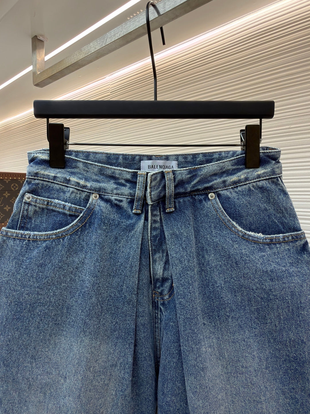 BALENCIAGA 26S DENIM SHORTS 017