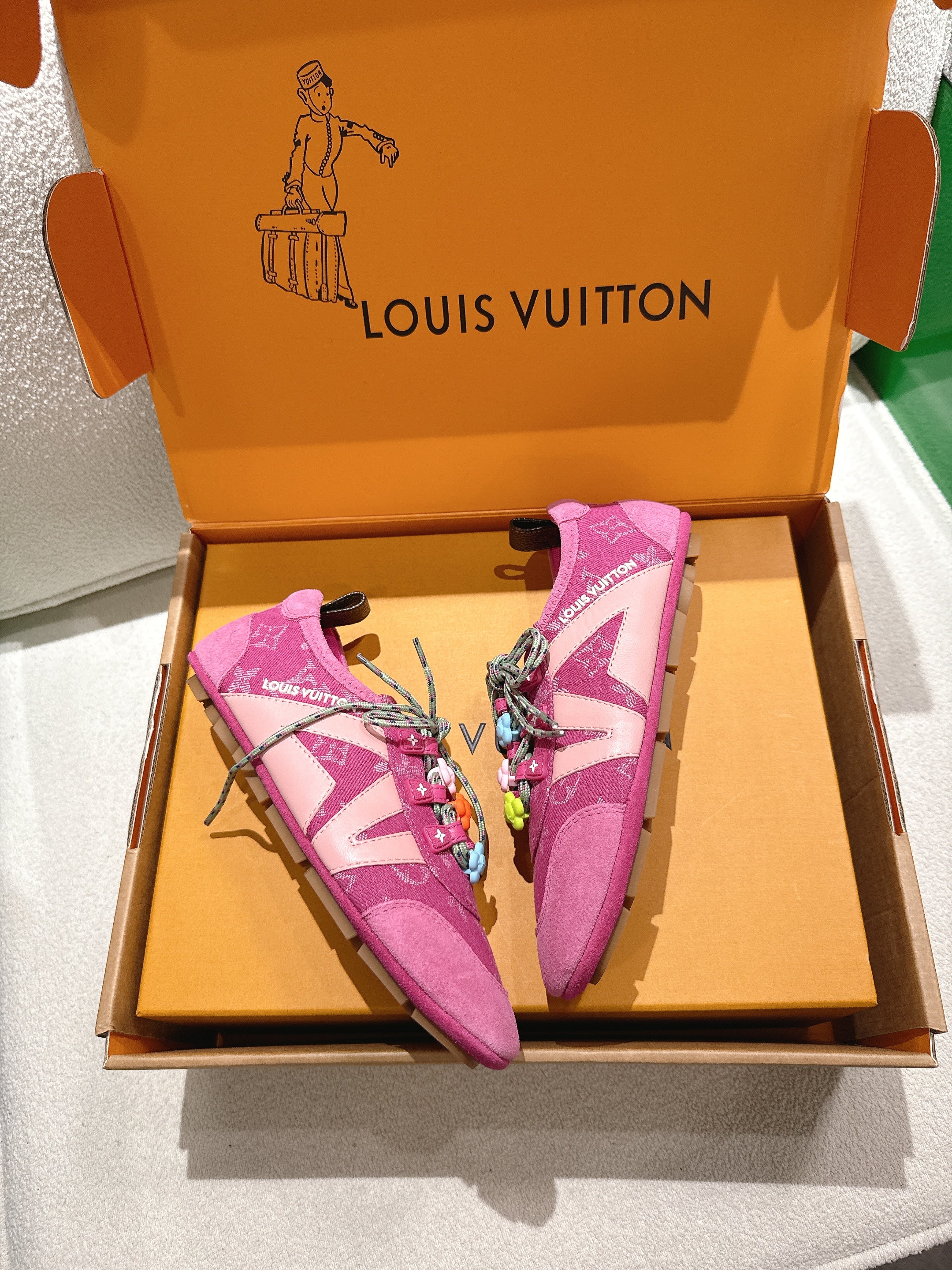 LV 26S SNEAKERS IN DARK PINK DENIM AND SUEDE WITH FLOWER CHARM