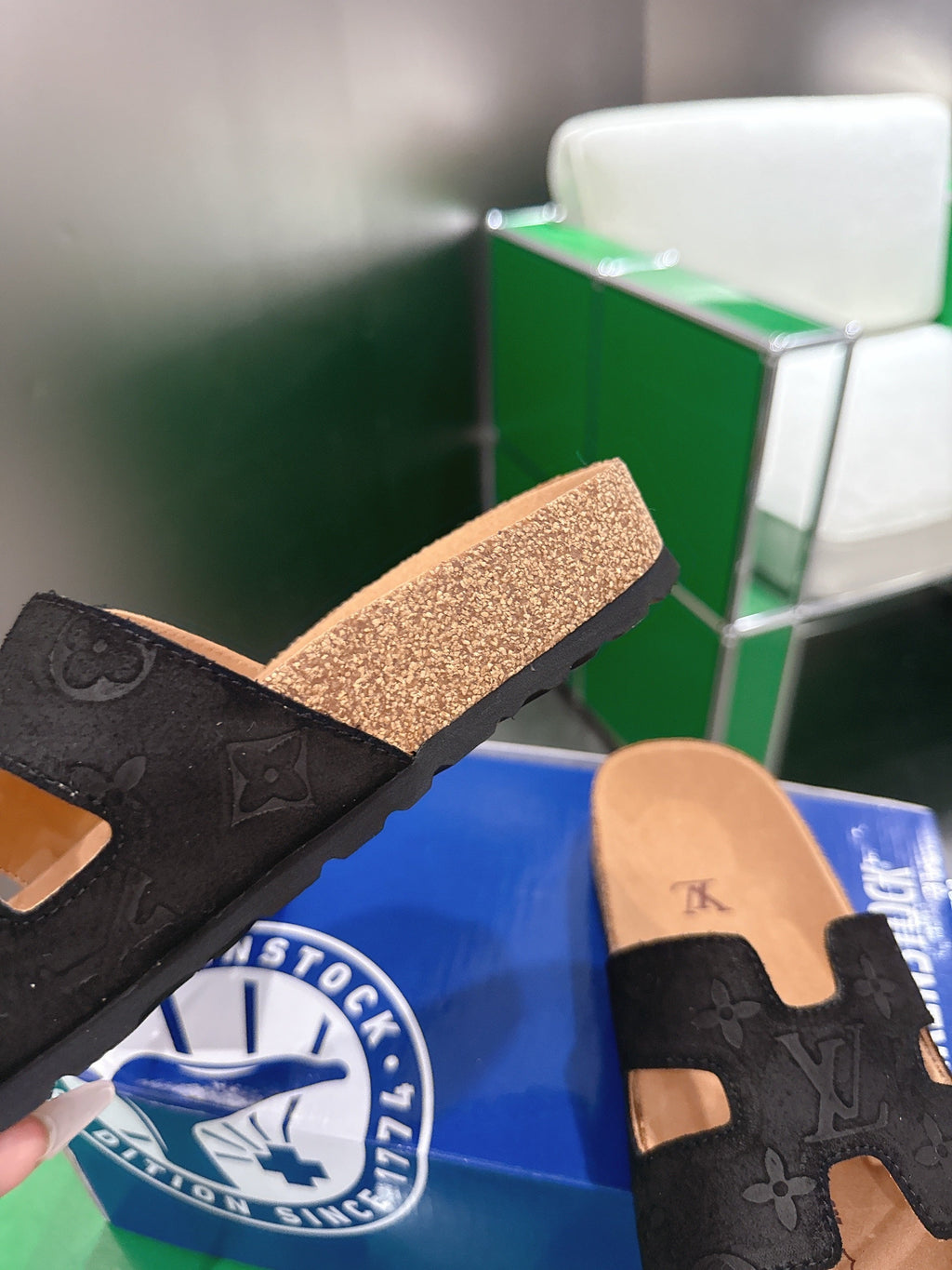 LV 26S SLIDES IN BLACK SUEDE