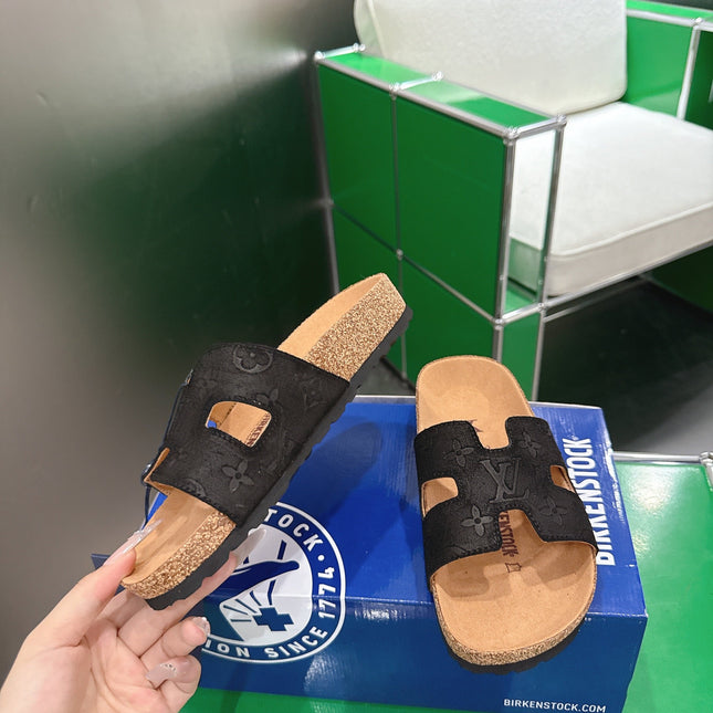 LV 26S SLIDES IN BLACK SUEDE