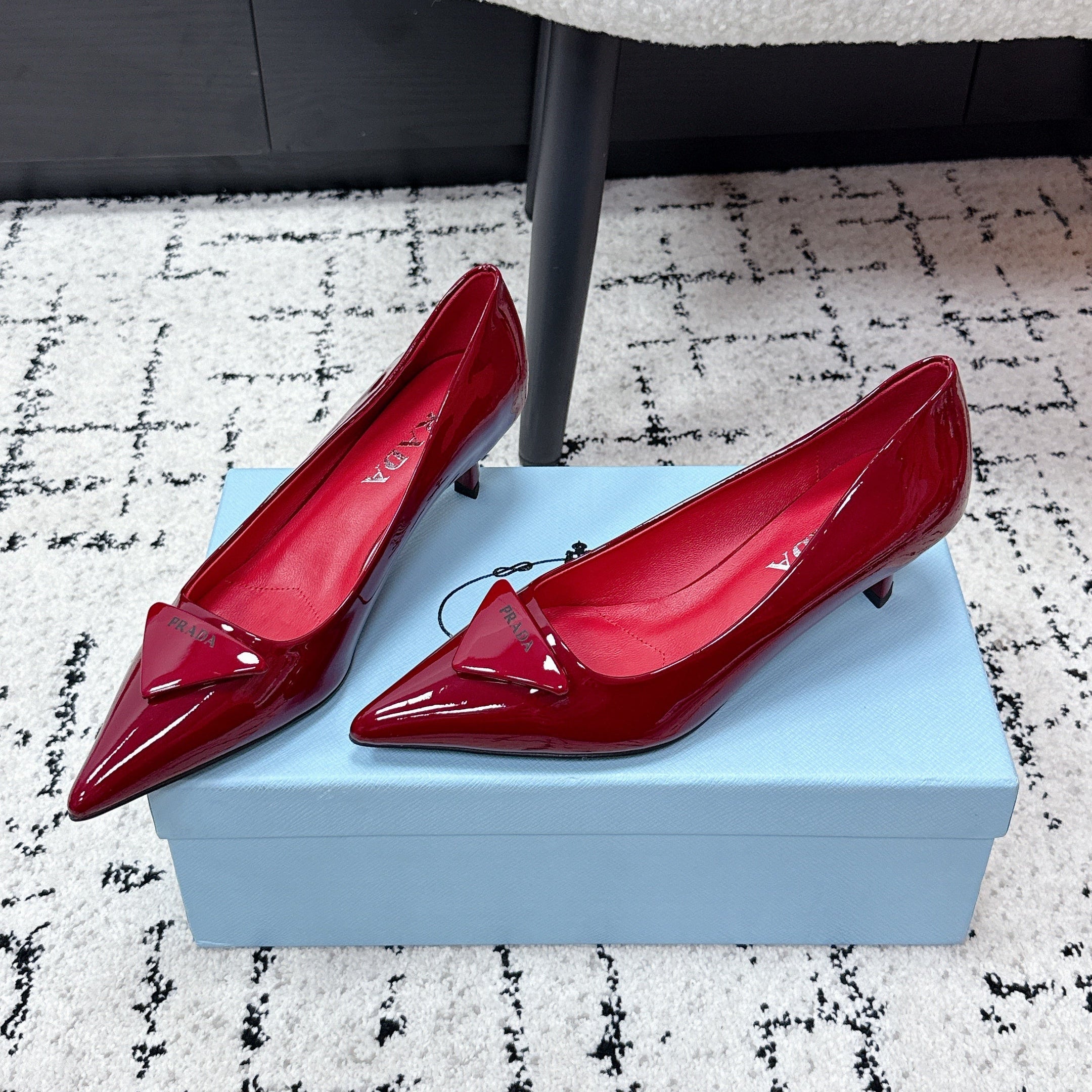 PRADA 26S POINTED-TOE HIGH HEELS 60MM IN DARK RED PATENT CALFSKIN WITH LOGO