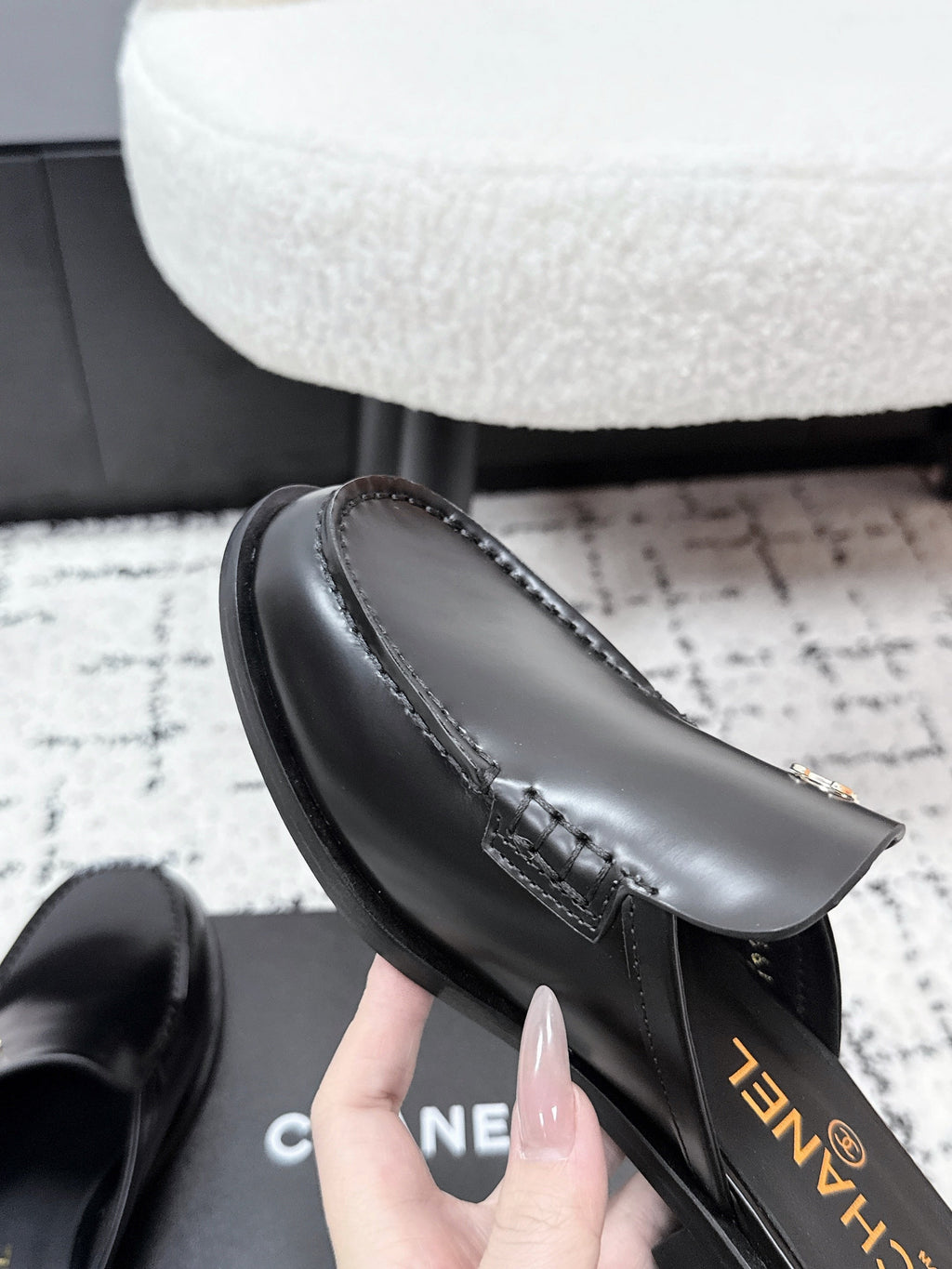 CHANEL 26S MULE LOAFERS IN BLACK SMOOTH CALFSKIN WITH CC LOGO