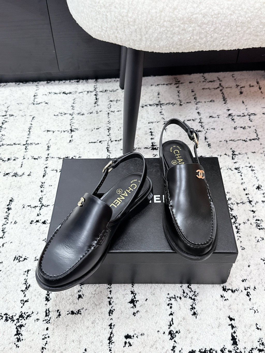 CHANEL 26S SLINGBACK LOAFERS IN BLACK PATENT CALFSKIN WITH CC LOGO