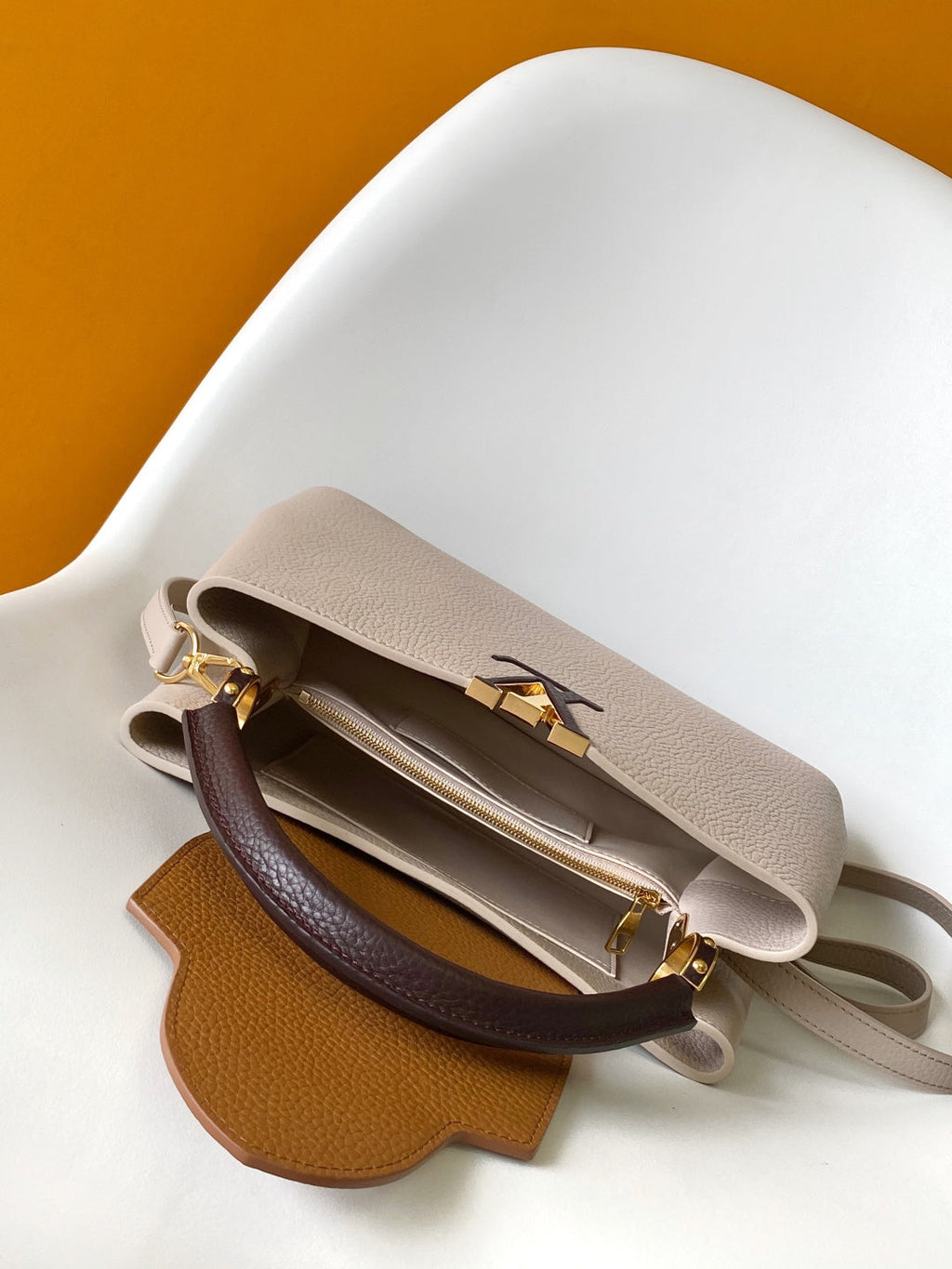 LV 26S CAPUCINES BAG 31 IN GRAYISH BEIGE TAURILLON CALFSKIN