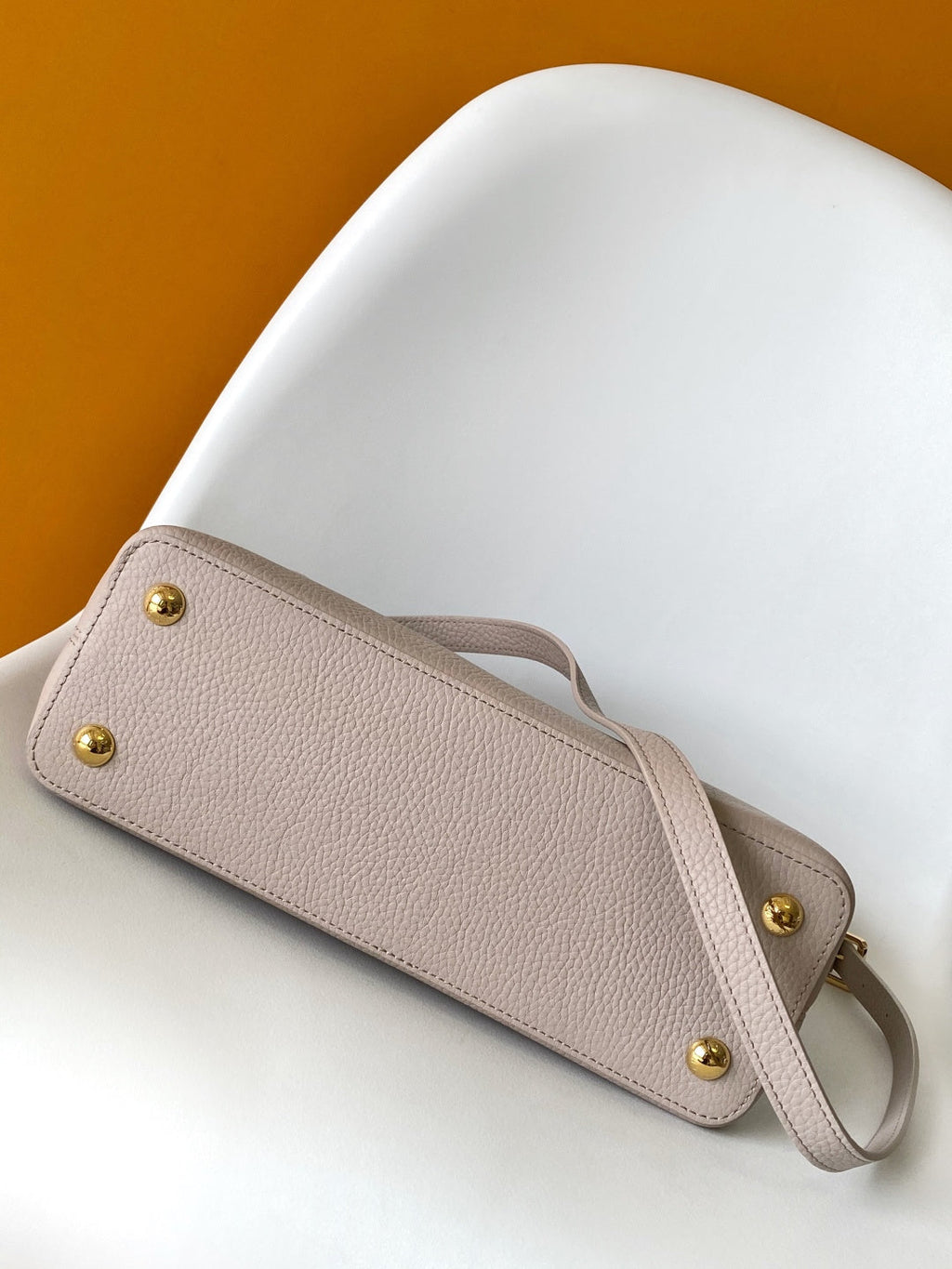 LV 26S CAPUCINES BAG 31 IN GRAYISH BEIGE TAURILLON CALFSKIN