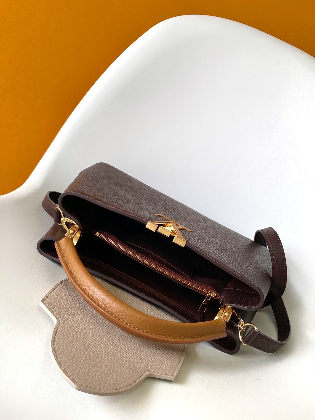 LV 26S CAPUCINES BAG 31 IN REDDISH BROWN TAURILLON CALFSKIN