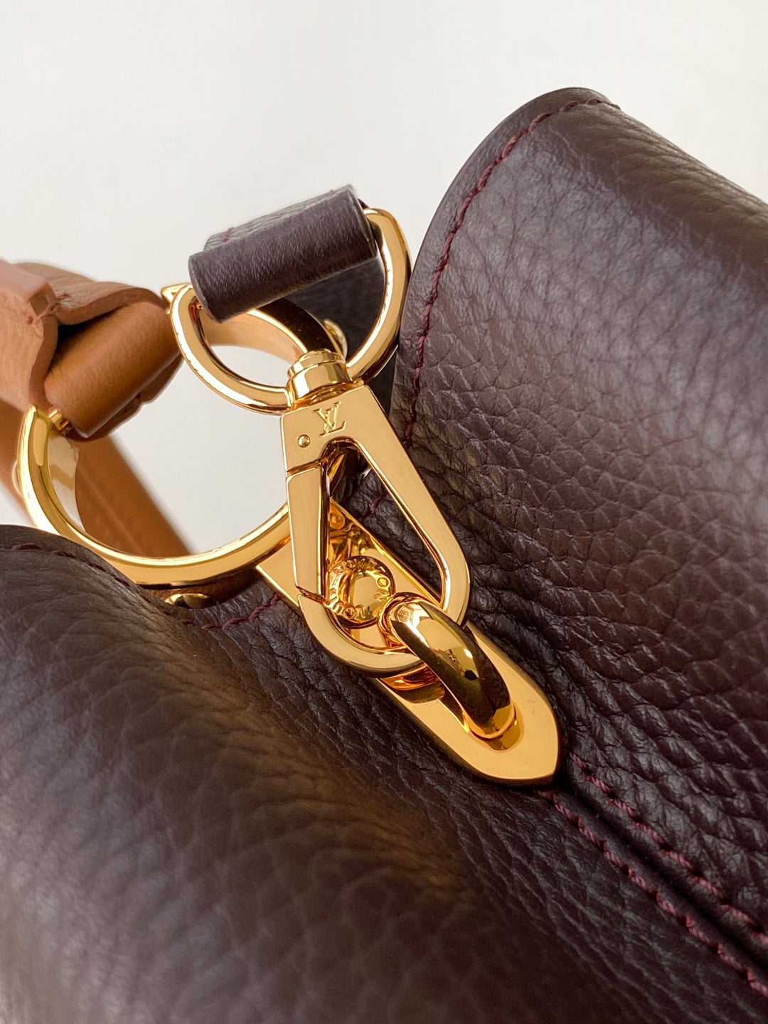 LV 26S CAPUCINES BAG 31 IN REDDISH BROWN TAURILLON CALFSKIN
