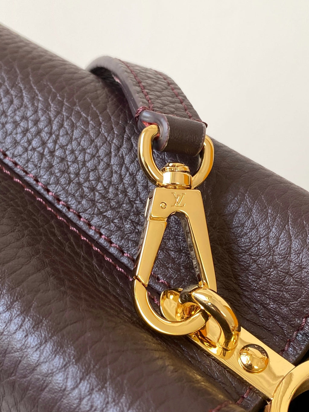 LV 26S CAPUCINES BAG 21 IN REDDISH BROWN TAURILLON CALFSKIN