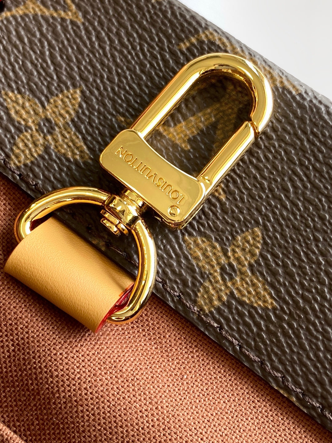 LV 26S LOUIS HANDBAG 25 IN BROWN CALFSKIN