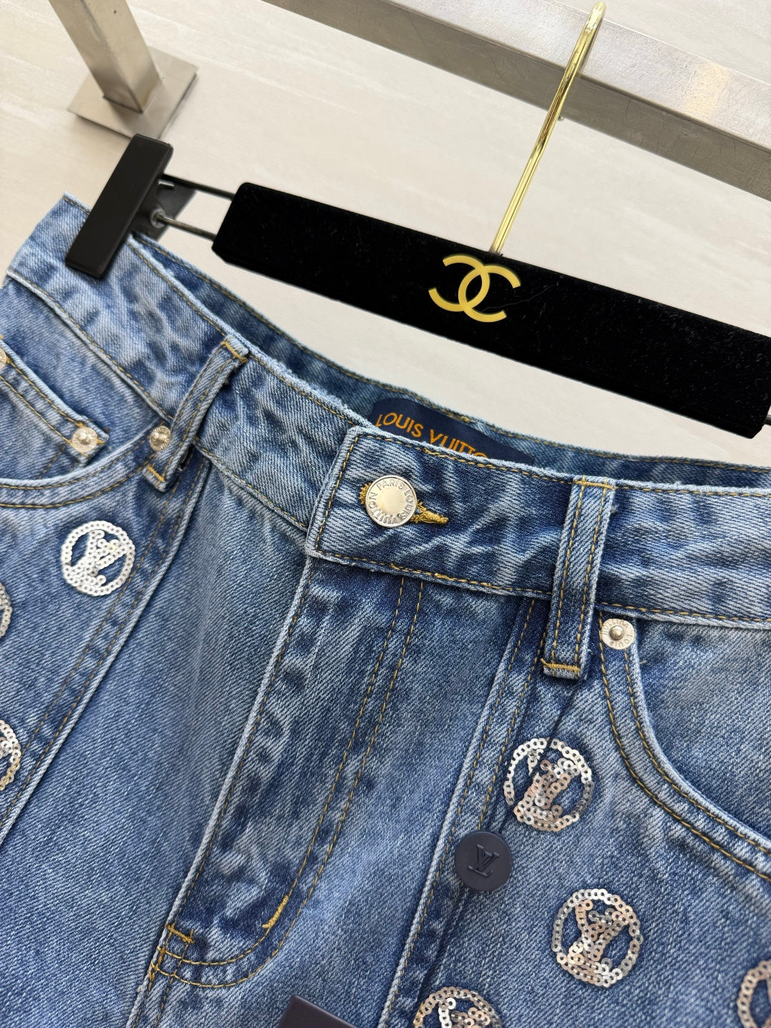 LV 26S JEANS STYLE 237