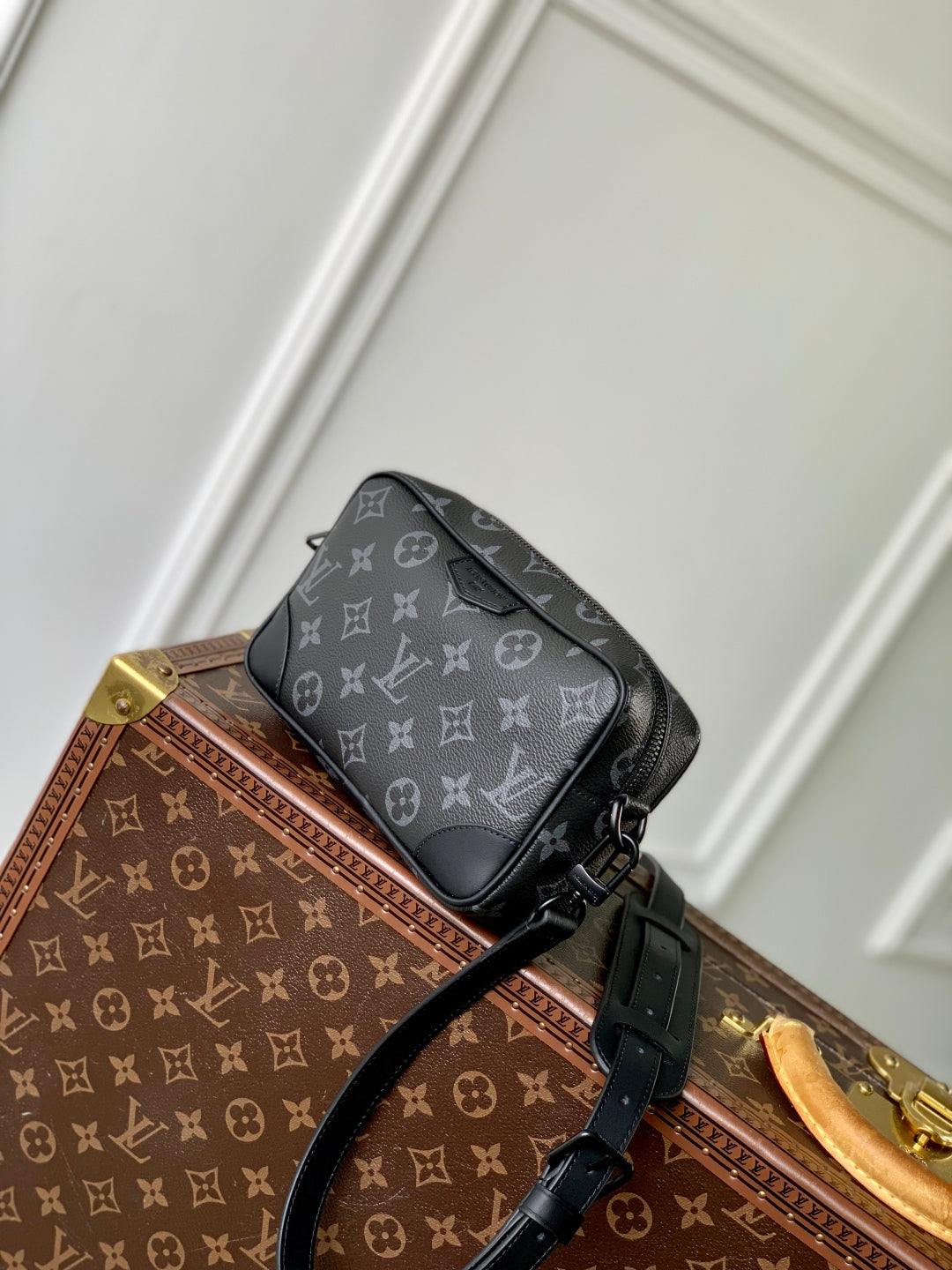 TROCADERO BAG 20 IN BLACK MONOGRAM ECLIPSE CANVAS