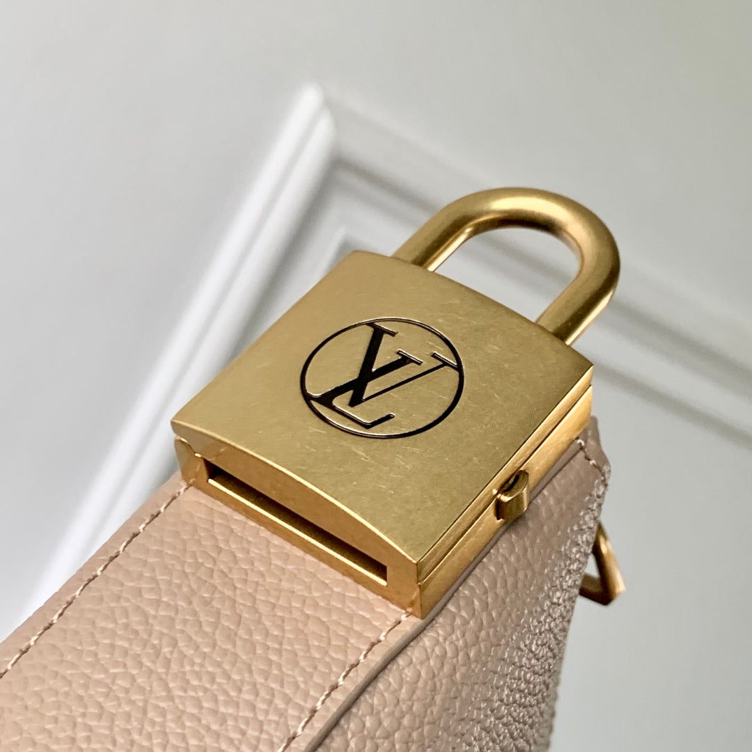 LOW KEY COOKIE MM 32 IN WALNUT BROWN CALFSKIN BROWN MONOGRAM TAG