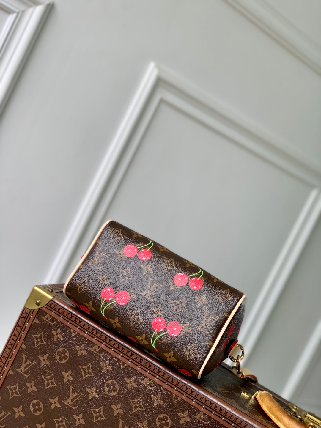 SPEEDY BANDOULIÈRE 20.5 BAG IN BROWN CANVAS CHERRY PRINTED
