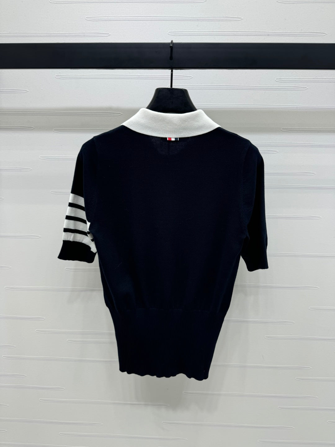 THOM SHORT-SLEEVE KNIT SWEATER WITH EMBROIDERED DOG MOTIF 274850