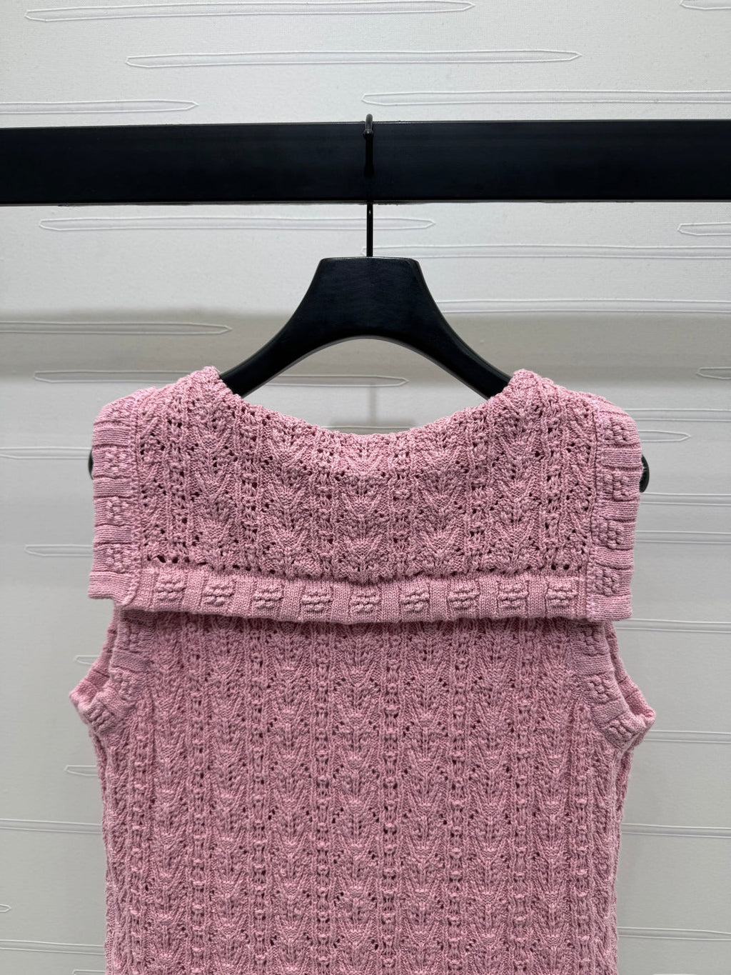 CHANEL 25S CROCHET SLEEVELESS VEST 264180