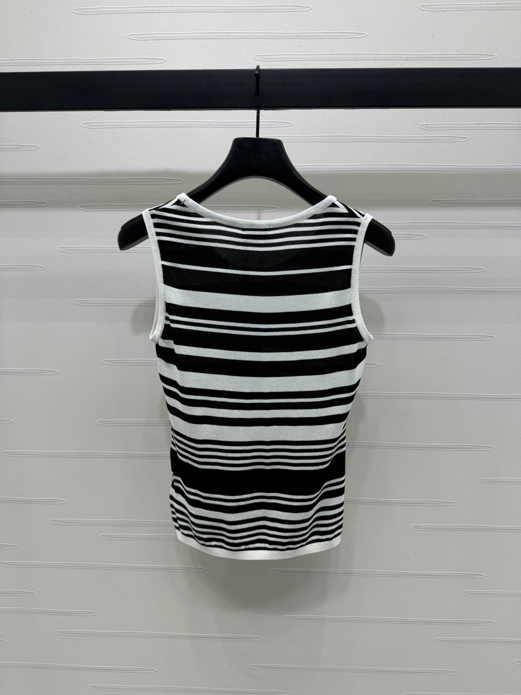 YSL 25S WHITE COLLARED TANK TOP 264089